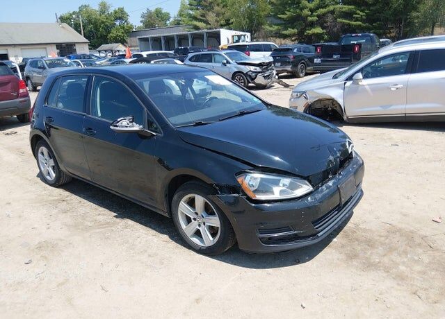 2017 VOLKSWAGEN Golf