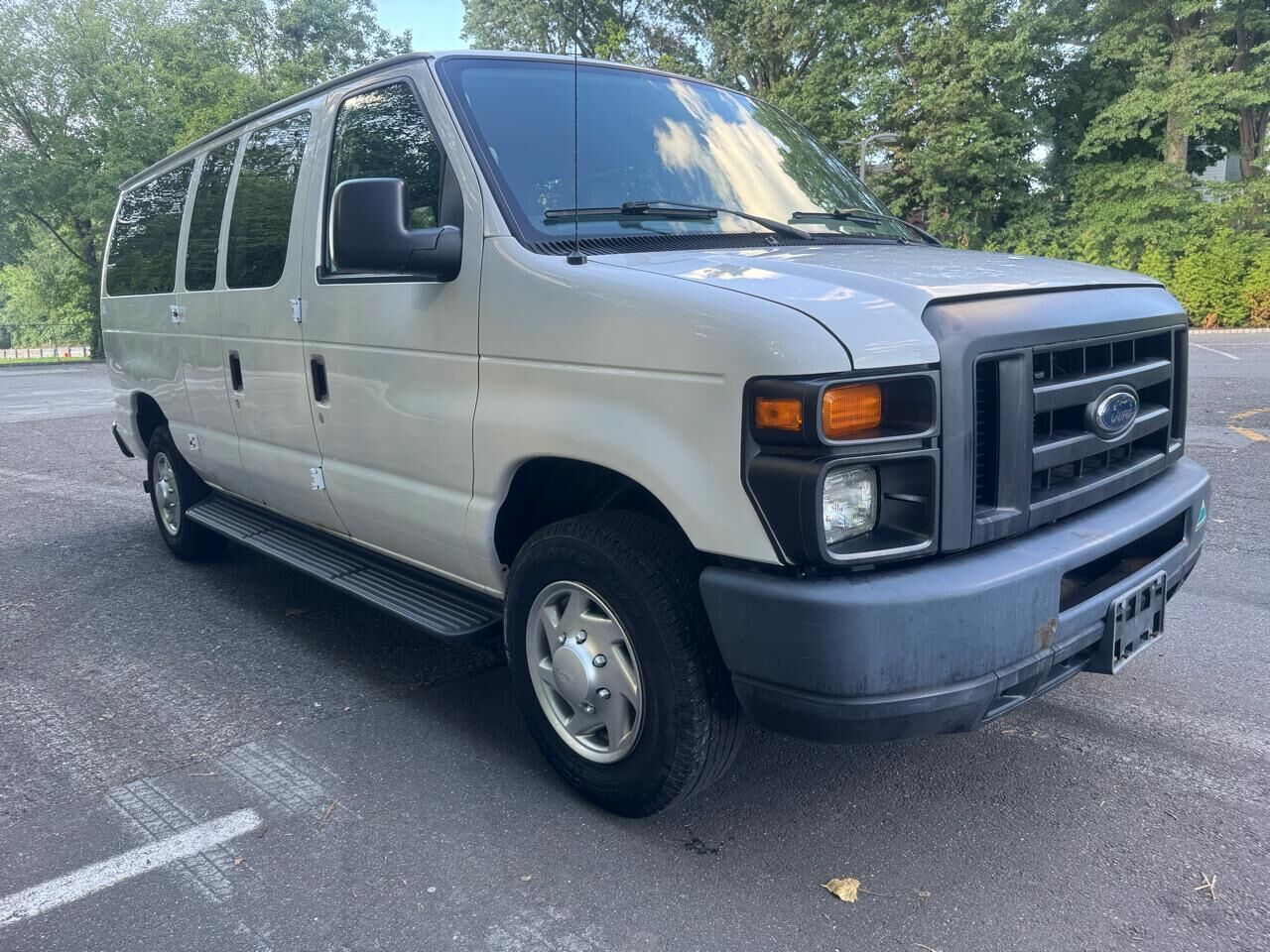 2013 FORD E-350