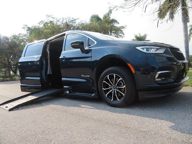 2023 CHRYSLER Pacifica