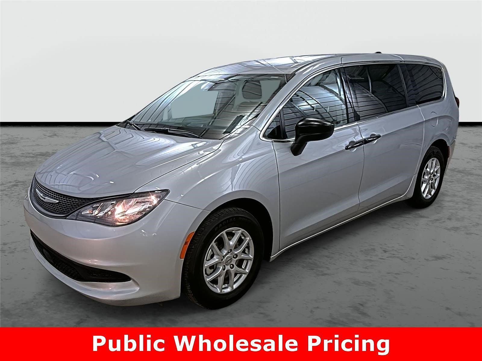 2023 CHRYSLER Voyager