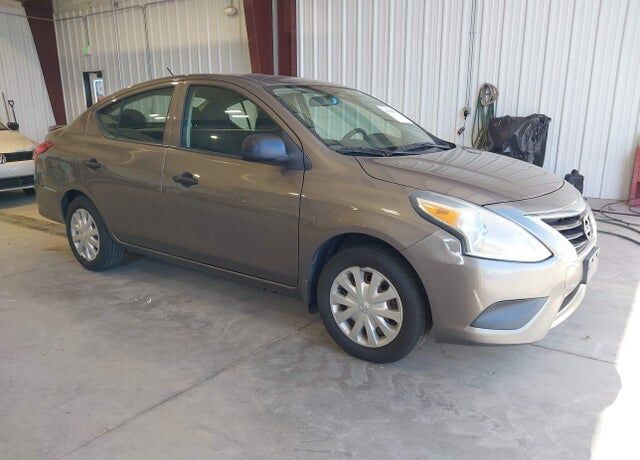 2015 NISSAN Versa