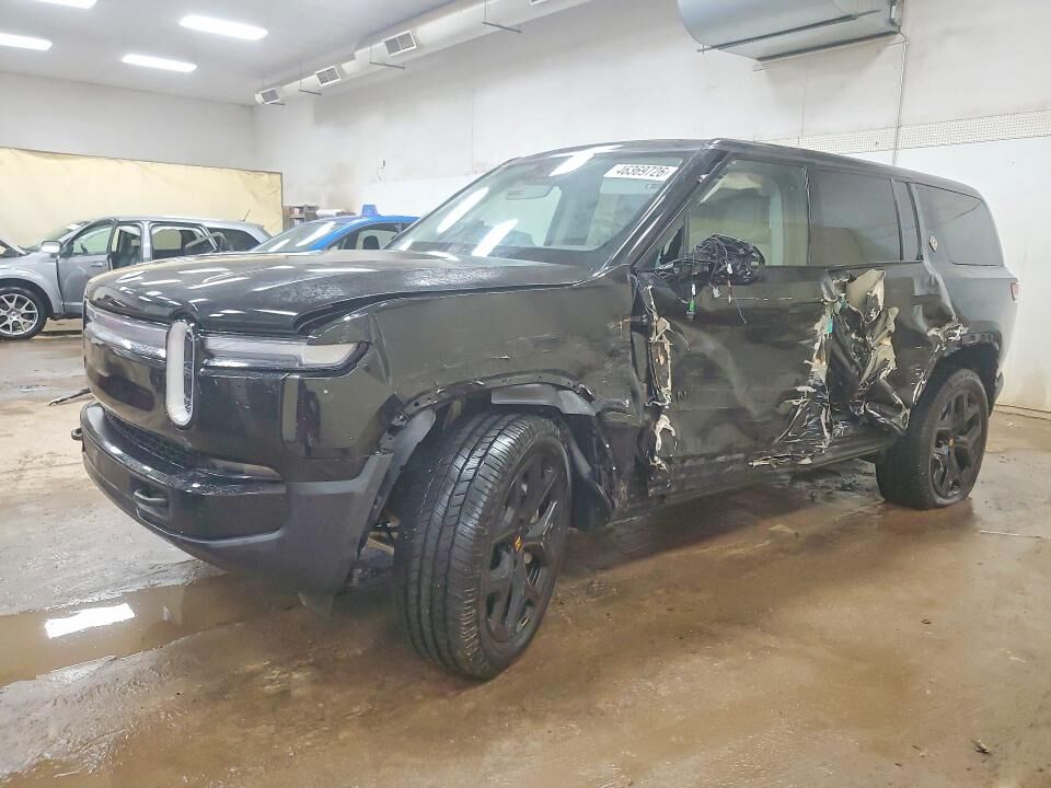 2025 RIVIAN R1S