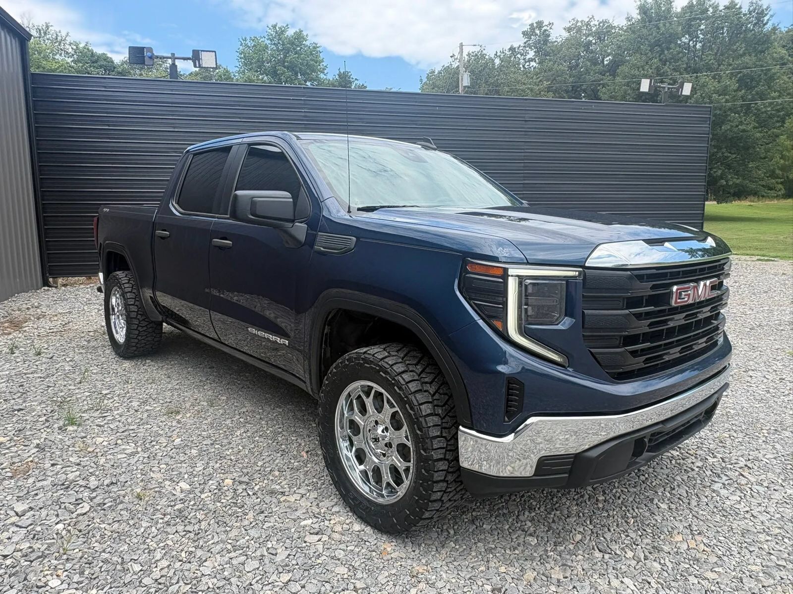2023 GMC Sierra