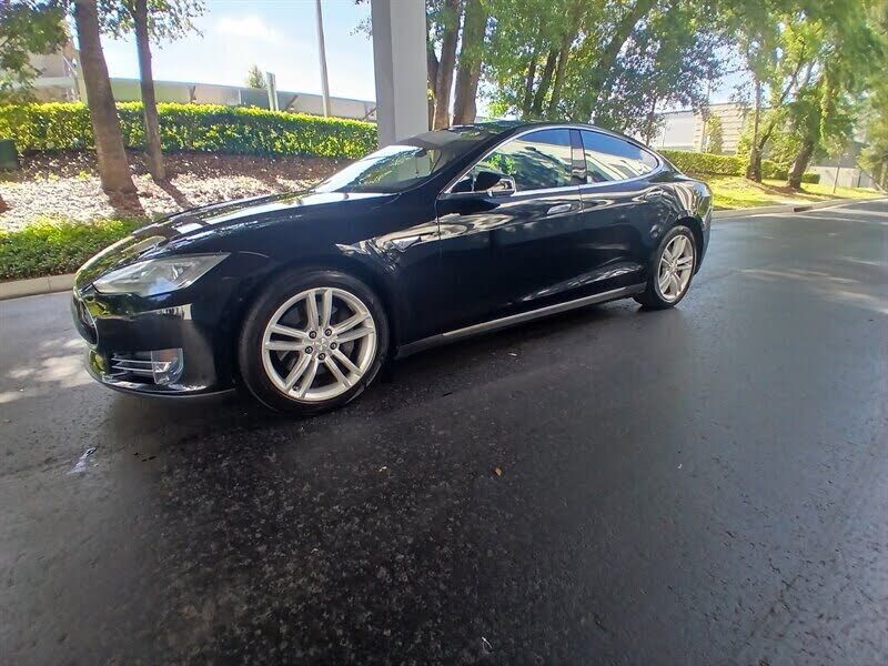 2014 TESLA Model S
