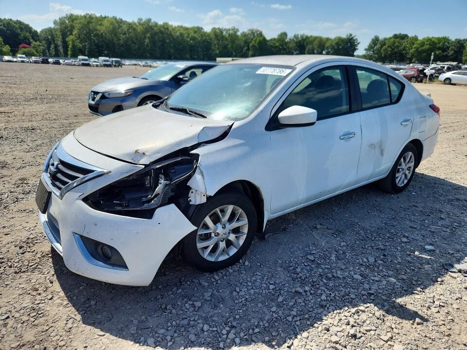 2016 NISSAN Versa