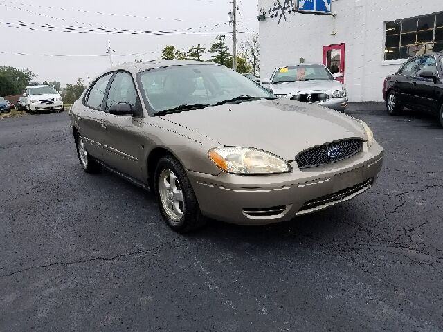 2004 FORD Taurus