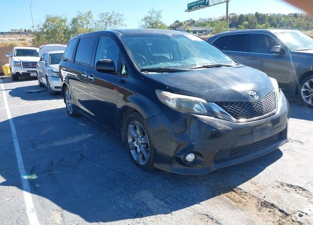 2014 TOYOTA Sienna