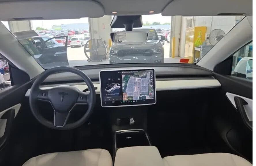 2021 TESLA Model Y