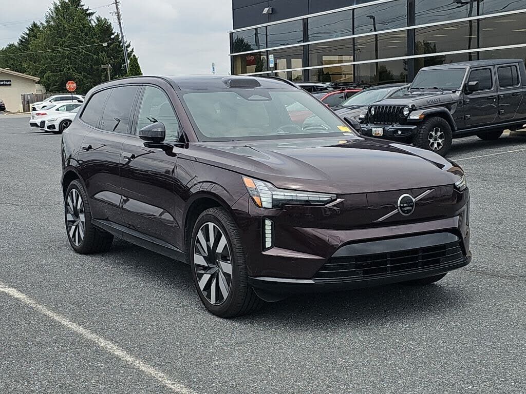 2025 VOLVO EX90