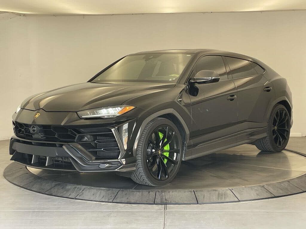 2022 LAMBORGHINI URUS