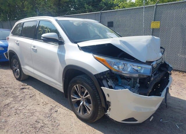 2016 TOYOTA Highlander