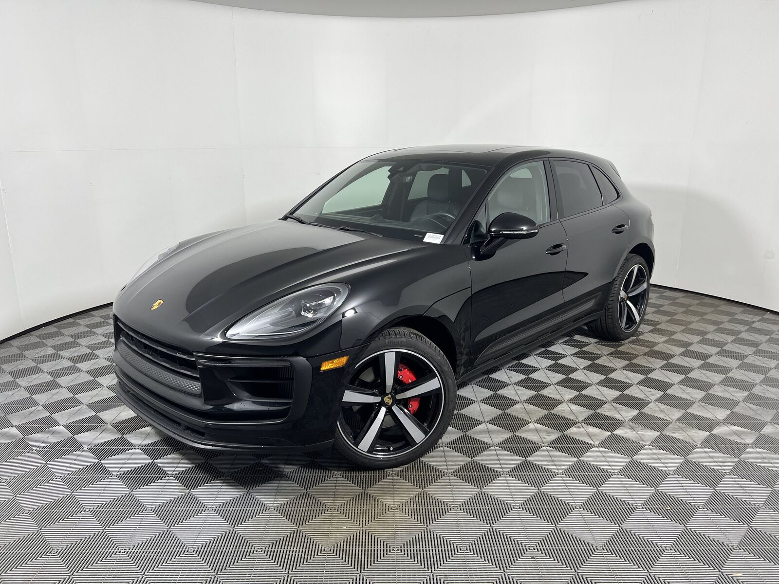 2022 PORSCHE Macan