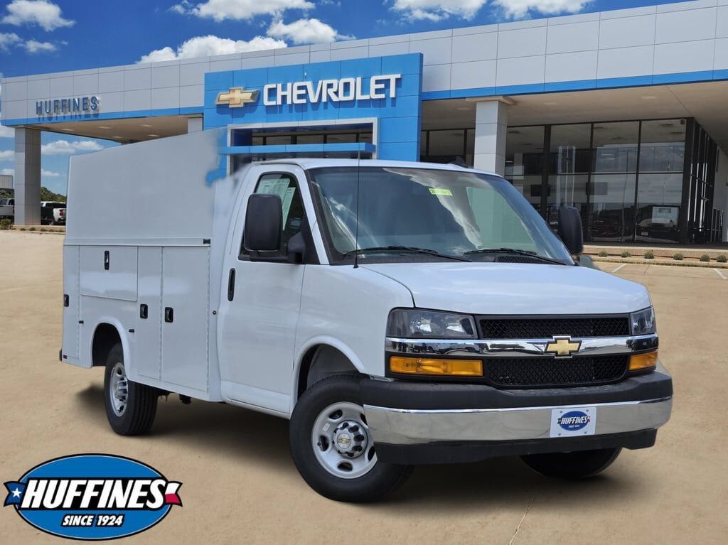 2026 CHEVROLET Express