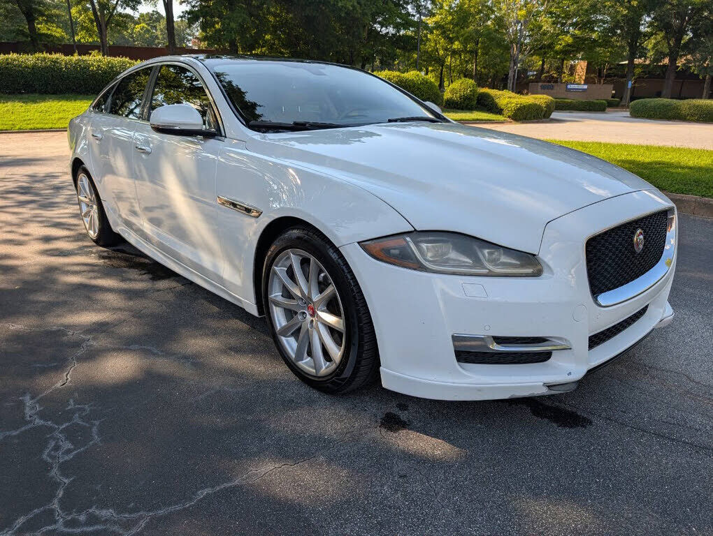 2016 JAGUAR XJ