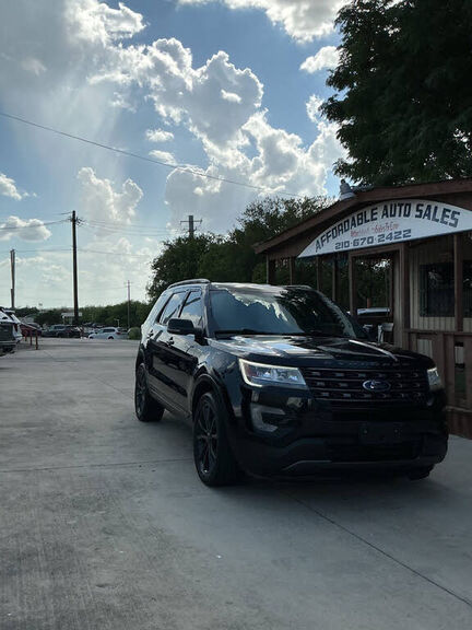 2017 FORD Explorer