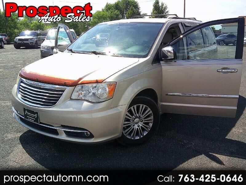 2014 CHRYSLER Town and Country