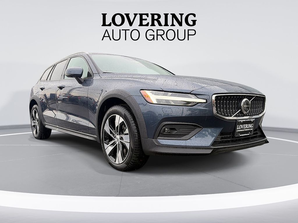 2026 VOLVO V60CC