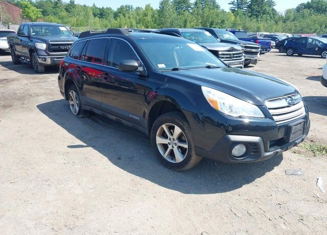 2014 SUBARU Outback