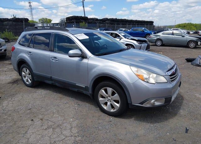 2012 SUBARU Outback