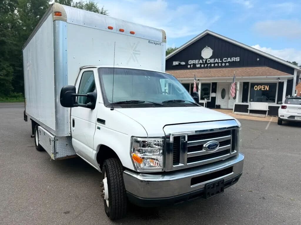 2013 FORD E-350