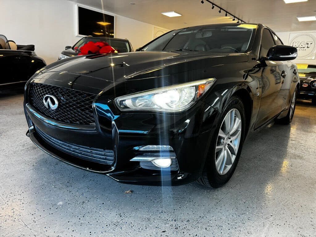 2015 INFINITI Q50
