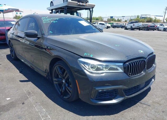 BMW 750i / B7