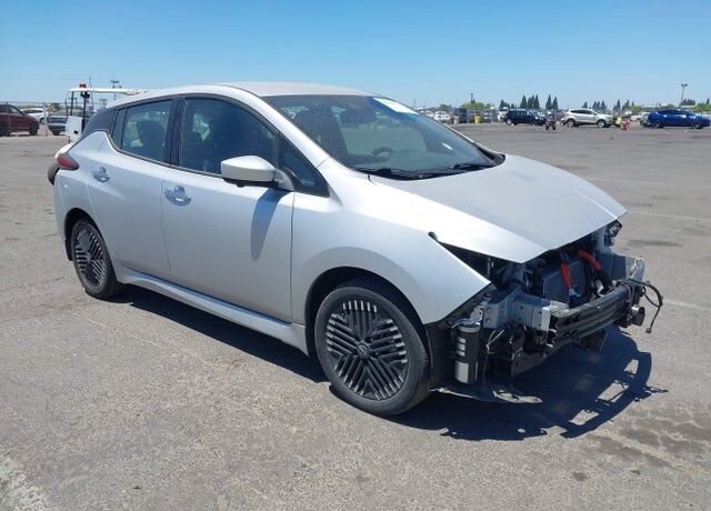 2023 NISSAN Leaf
