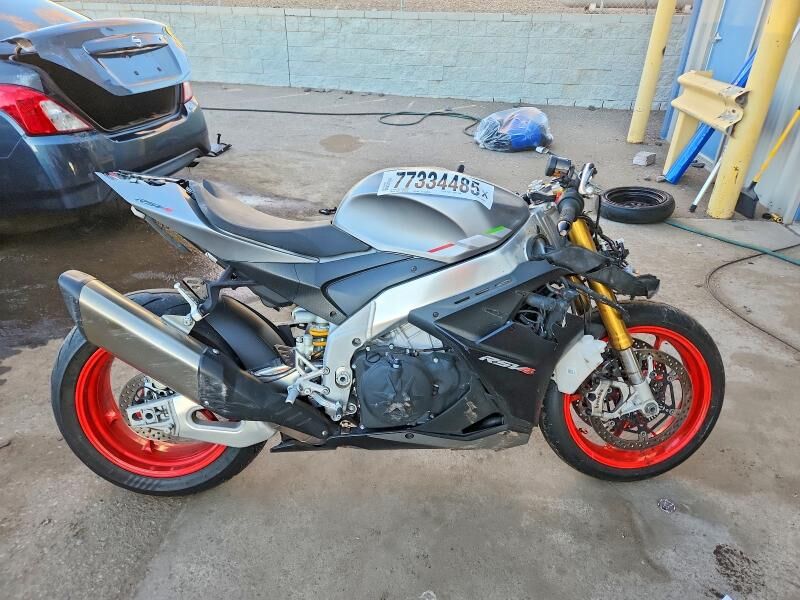 2024 APRILIA RS