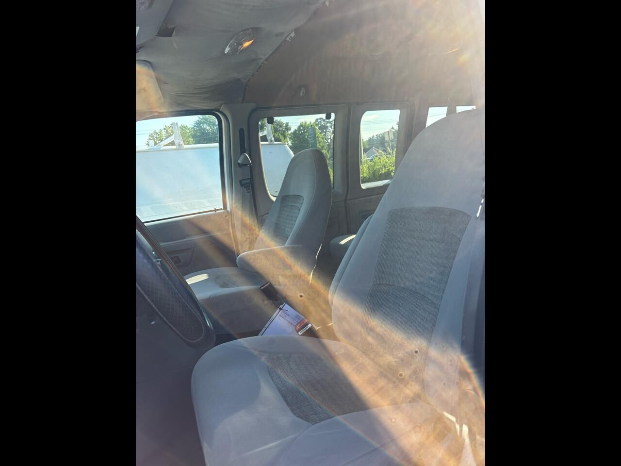 2005 FORD E-350