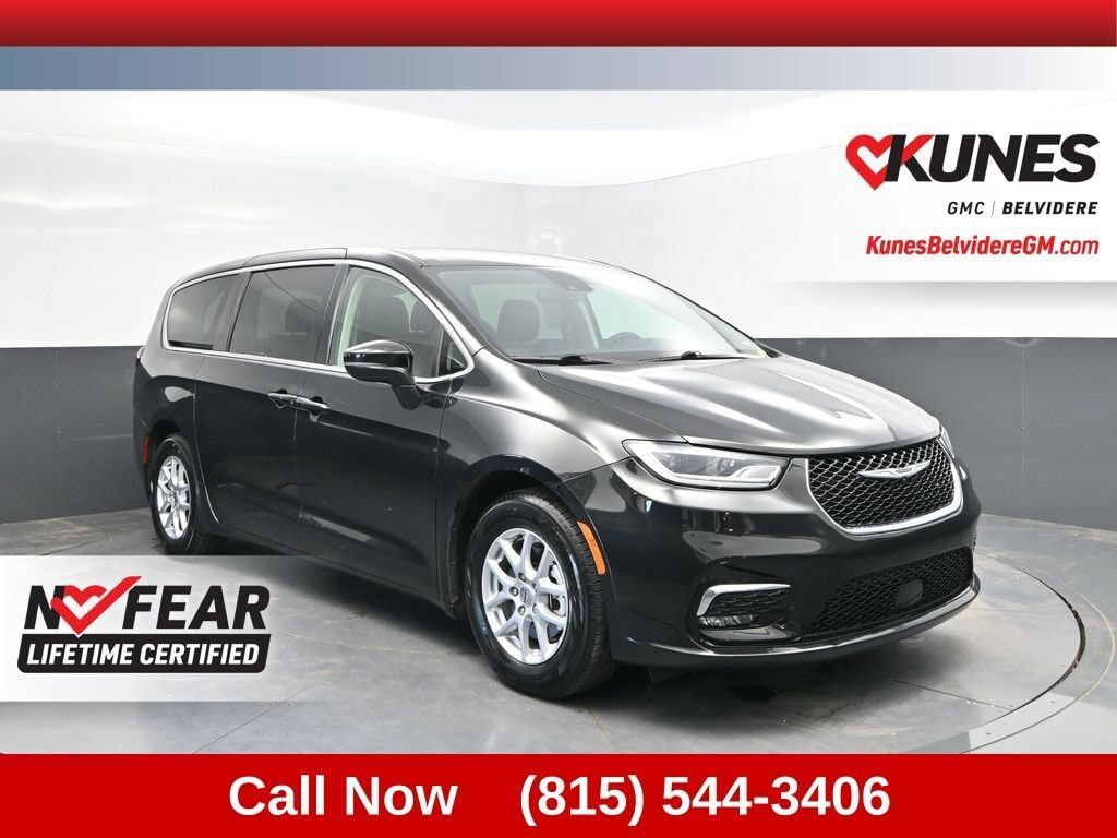 2023 CHRYSLER Pacifica
