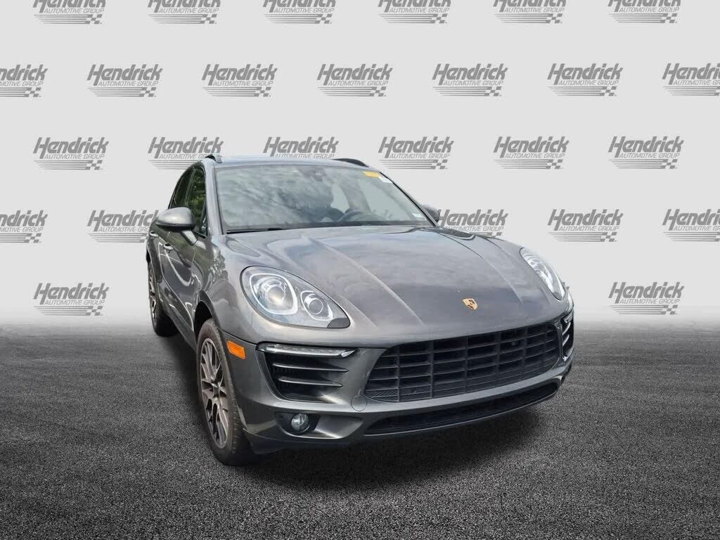 2018 PORSCHE Macan