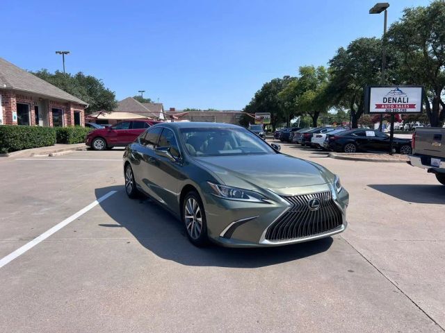 2020 LEXUS ES