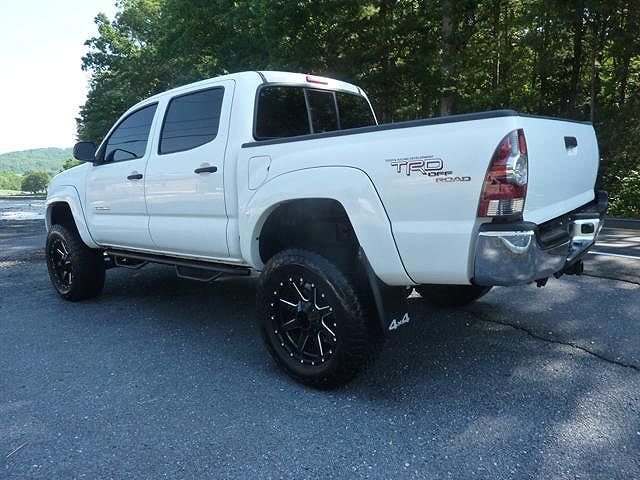 2011 TOYOTA Tacoma