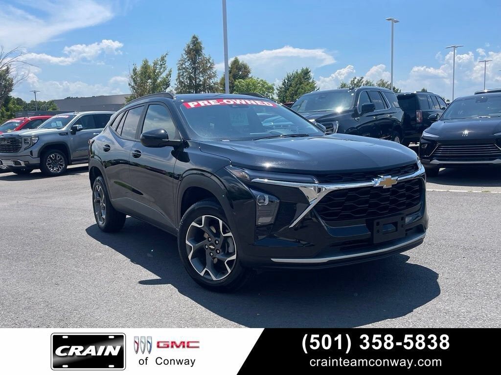 2025 CHEVROLET Trax