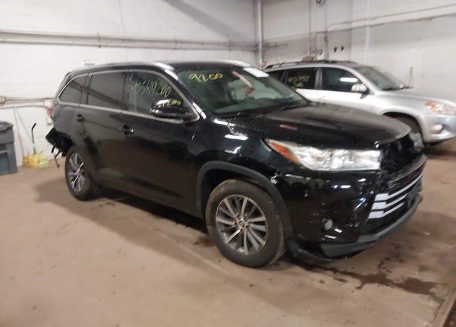 2017 TOYOTA Highlander