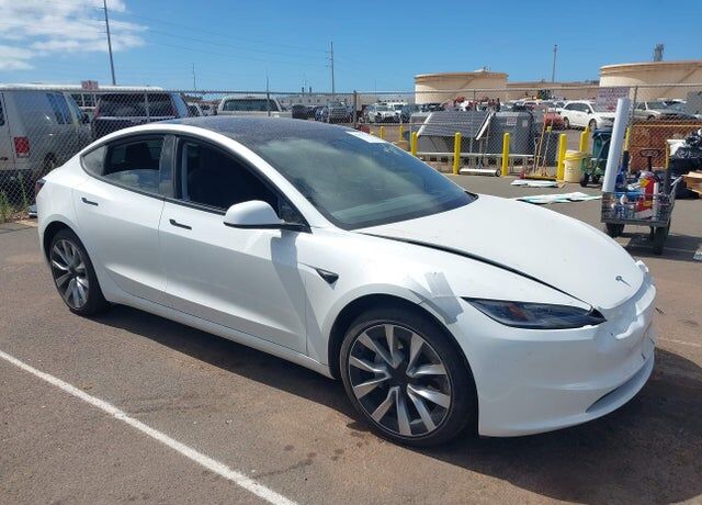 2025 TESLA Model 3