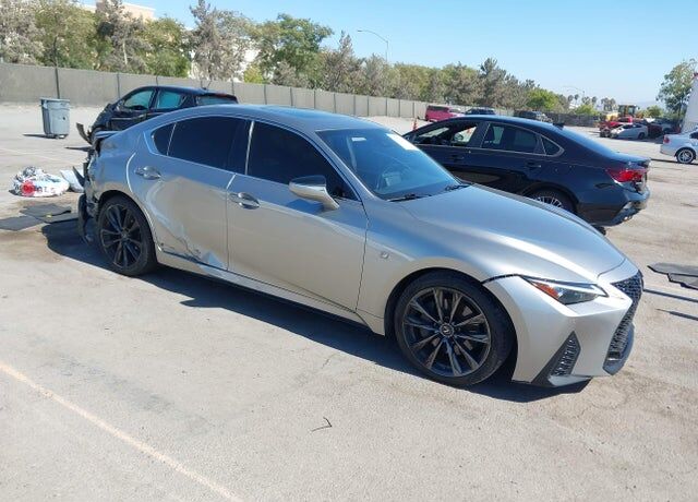 2021 LEXUS IS
