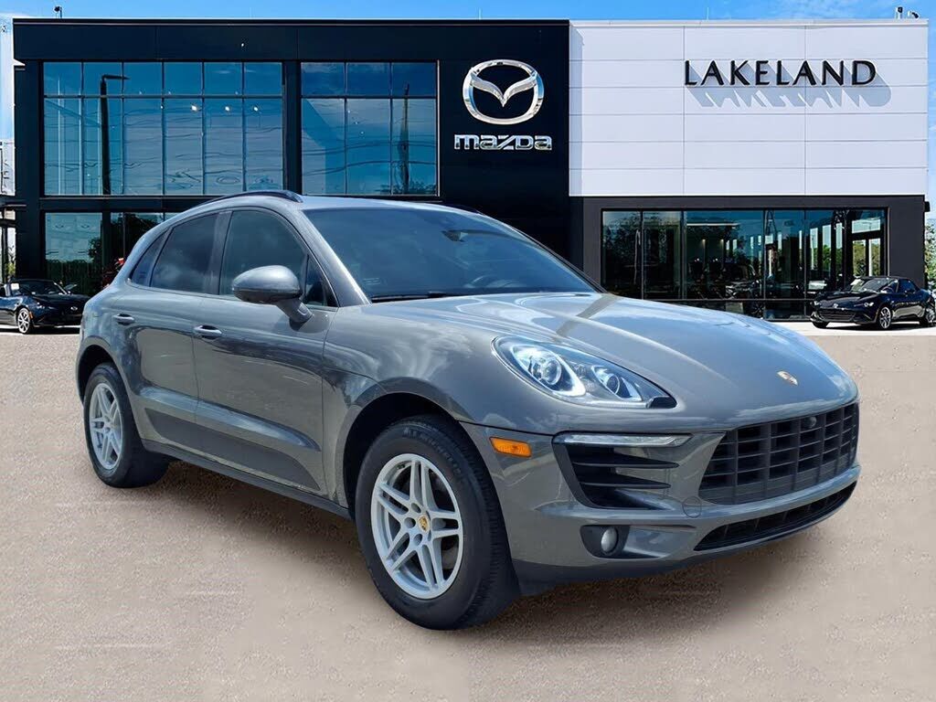 2018 PORSCHE Macan