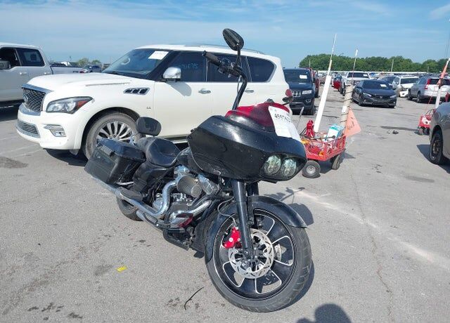 2012 HARLEY DAVIDSON Road Glide Custom 103