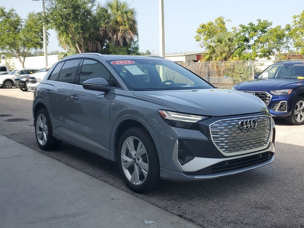 2023 AUDI Q4