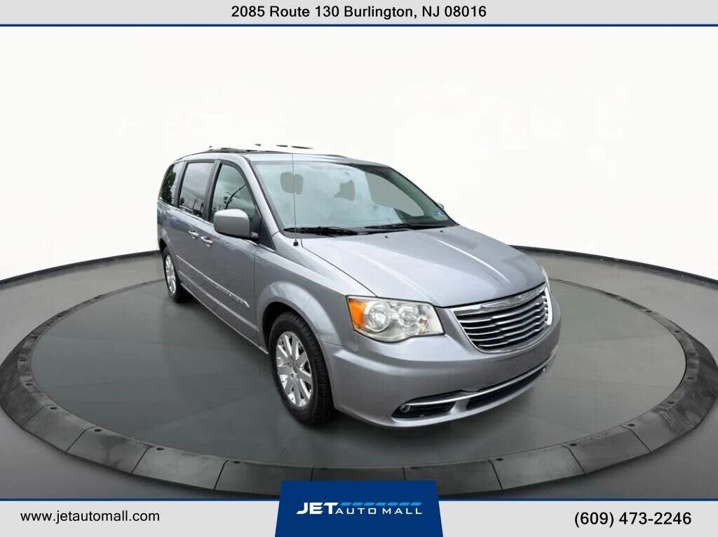 2014 CHRYSLER Town and Country
