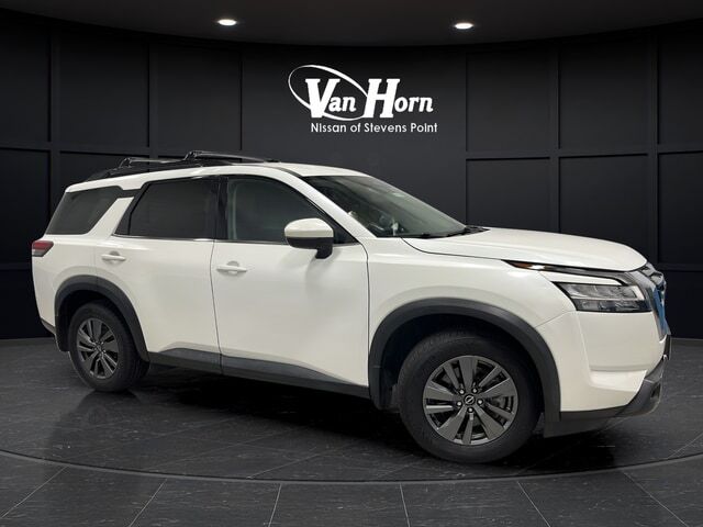 2022 NISSAN Pathfinder