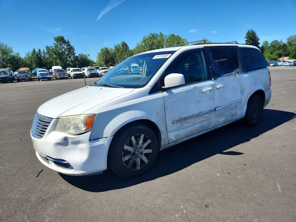 2014 CHRYSLER Town and Country