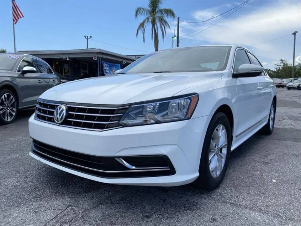 2017 VOLKSWAGEN Passat