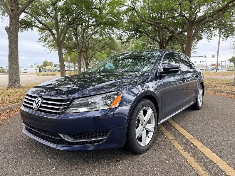 2012 VOLKSWAGEN Passat