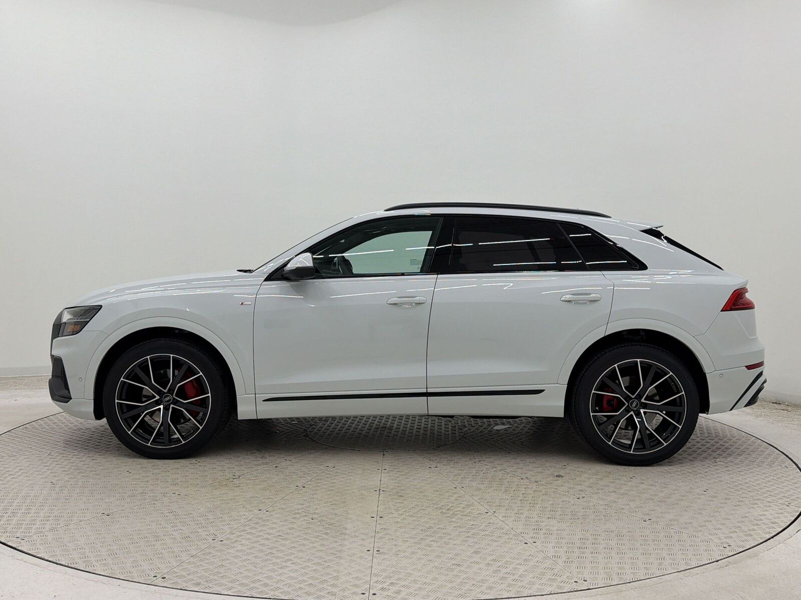 2023 Audi Q8