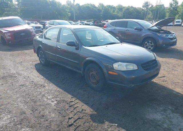 2001 NISSAN Maxima