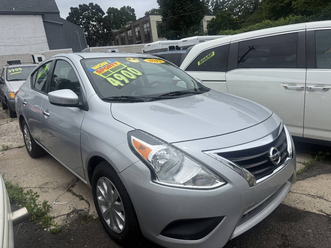 2017 NISSAN Versa