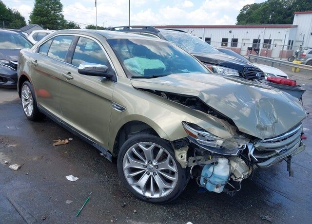 2013 FORD Taurus
