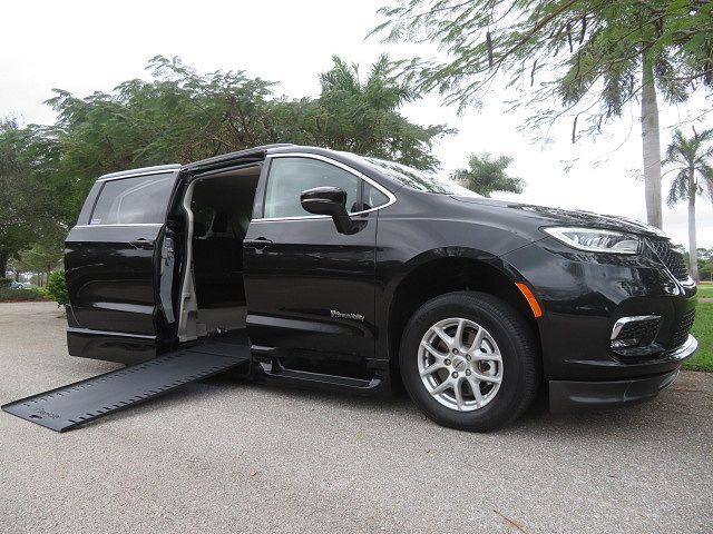 2022 CHRYSLER Pacifica